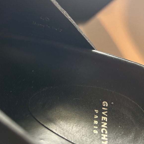 Used Givenchy slides. Black. Size 40 - Picture 4 of 6